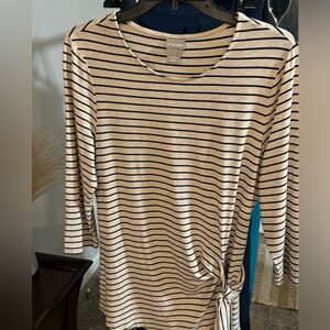 Chico’s size 1 pullover top‎